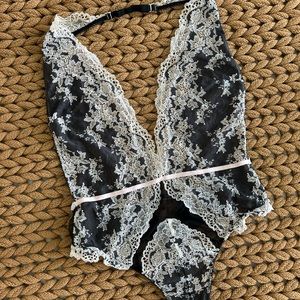 ❗️SOLD❗️Victoria’s Secret Black and White Lace Teddy Lingerie